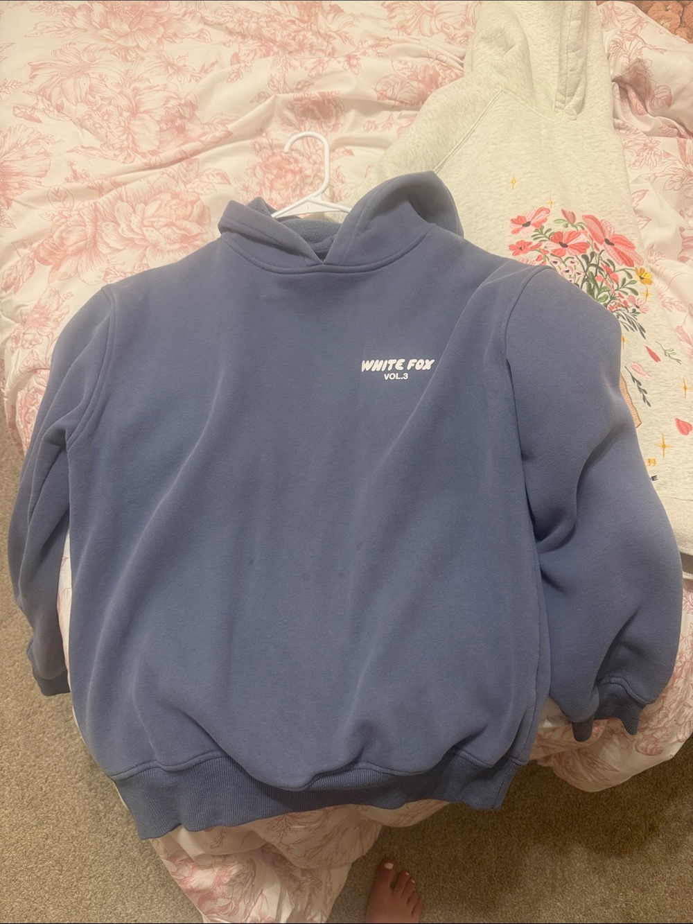 White Fox Boutique Navy Crewneck Hoodie xs/s